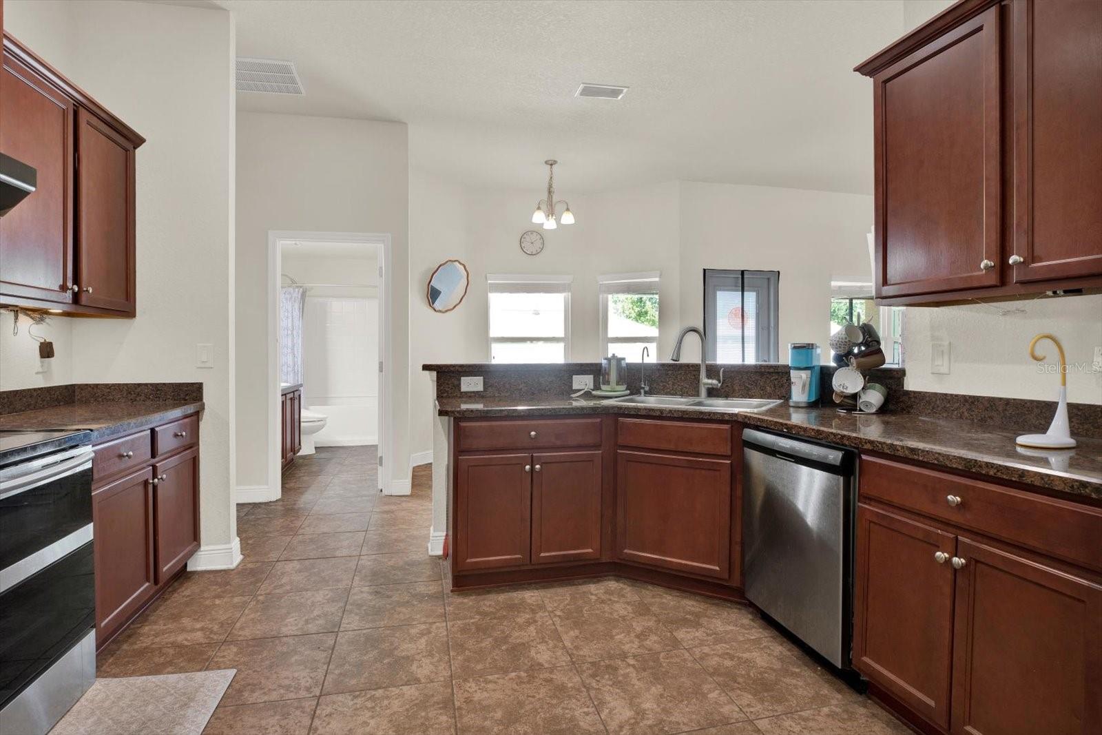 Image 10 of 34 For 14061 White Plains Street