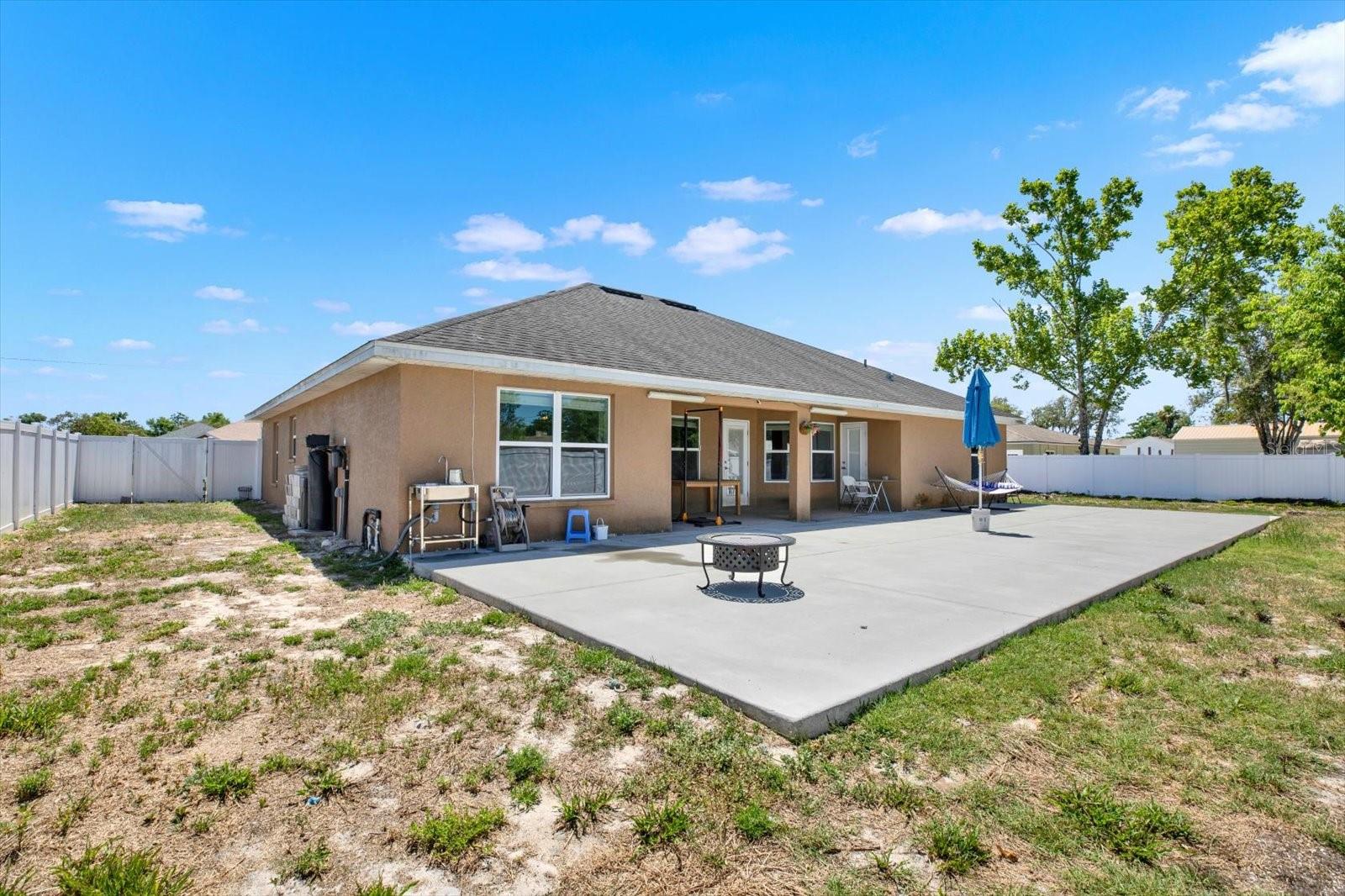 Image 27 of 34 For 14061 White Plains Street