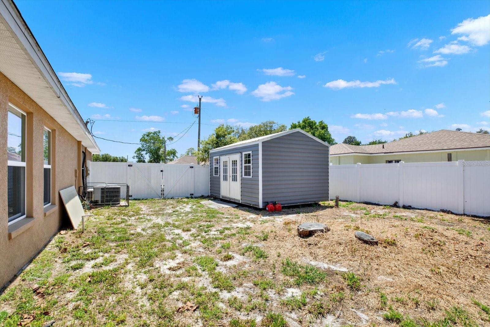 Image 29 of 34 For 14061 White Plains Street