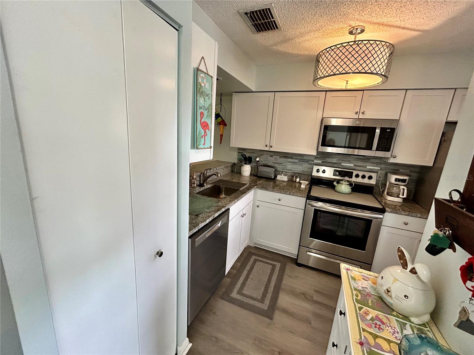 Image 4 of 59 For 6433 Tina Drive 14