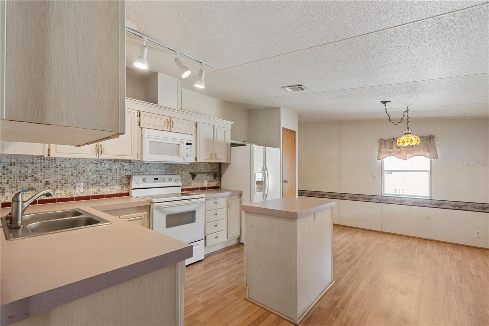 Image 6 of 24 For 5205 Botany Drive