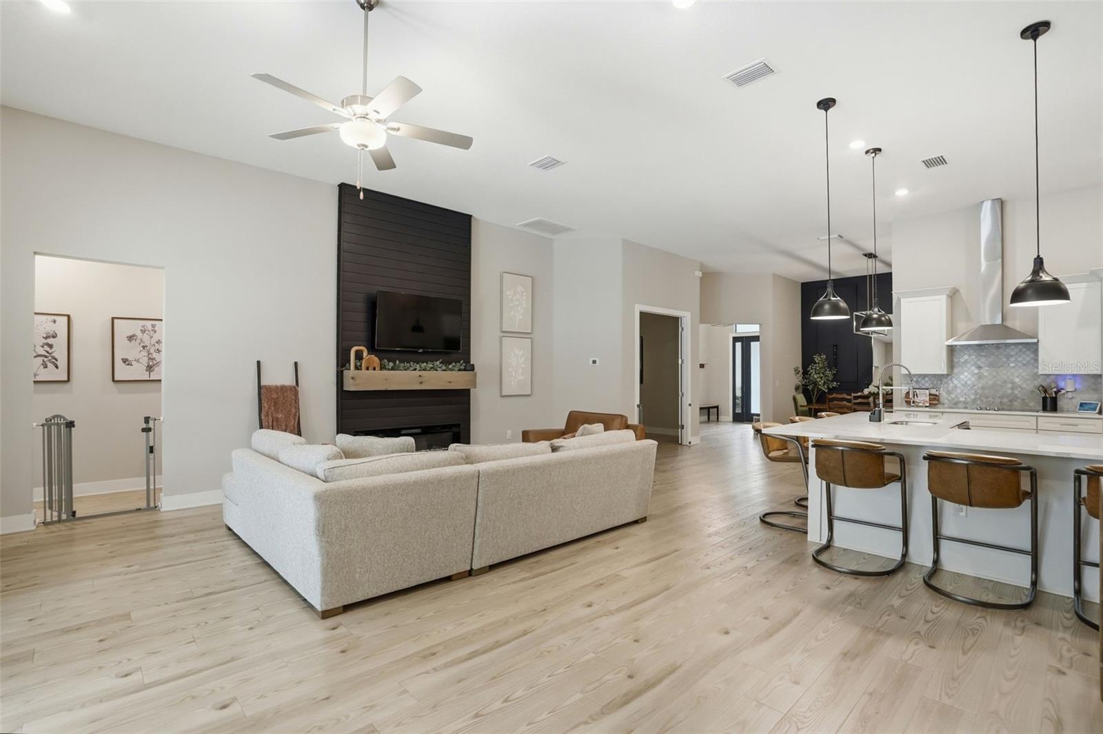 Image 9 of 99 For 13232 Oldenburg Drive