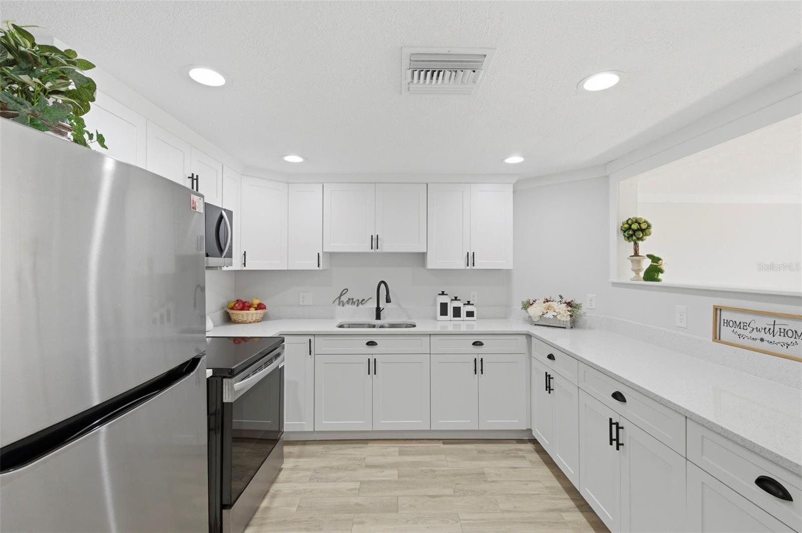 Image 15 of 53 For 9033 Pegasus Avenue