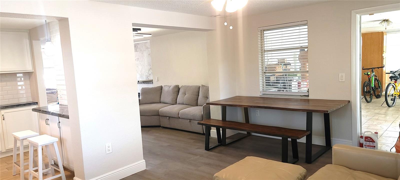 Image 10 of 35 For 10901 Oldham Road