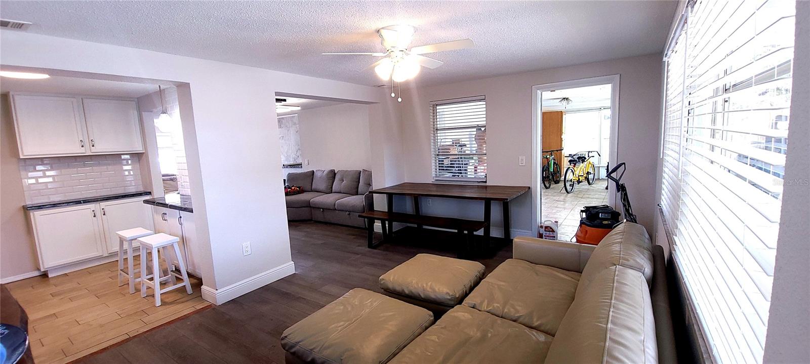 Image 11 of 35 For 10901 Oldham Road