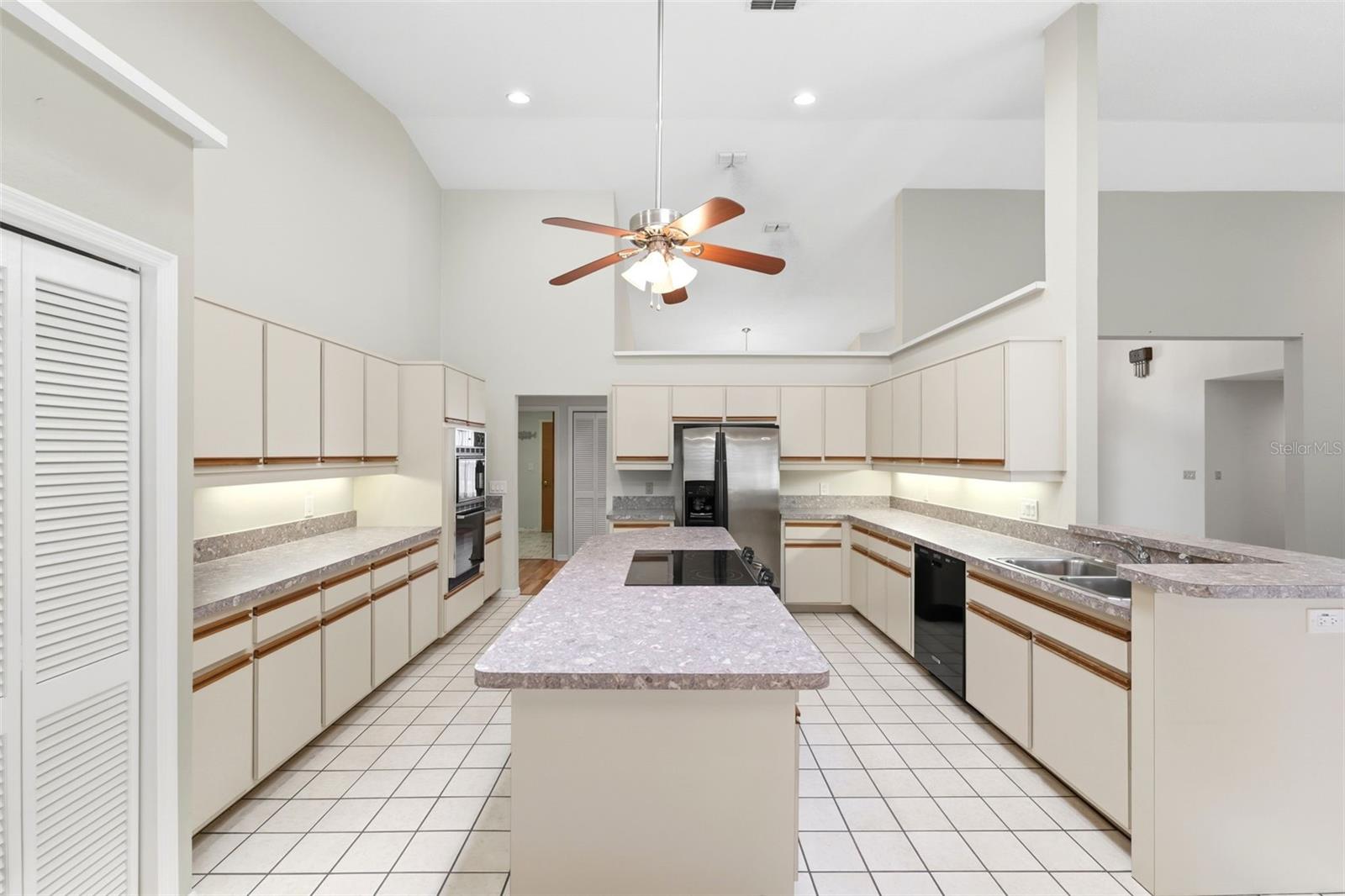 Image 11 of 68 For 18805 Kelly Road