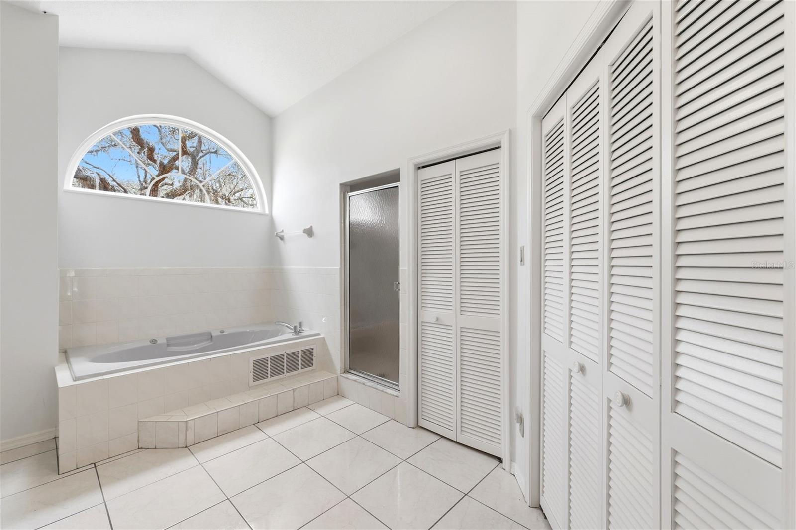 Image 19 of 68 For 18805 Kelly Road