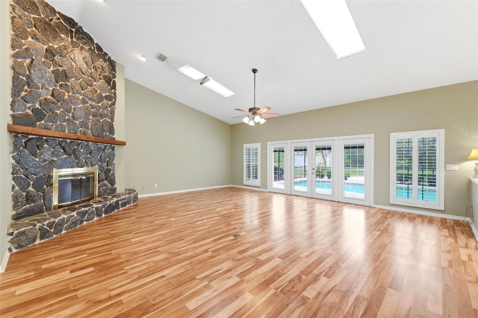 Image 7 of 68 For 18805 Kelly Road