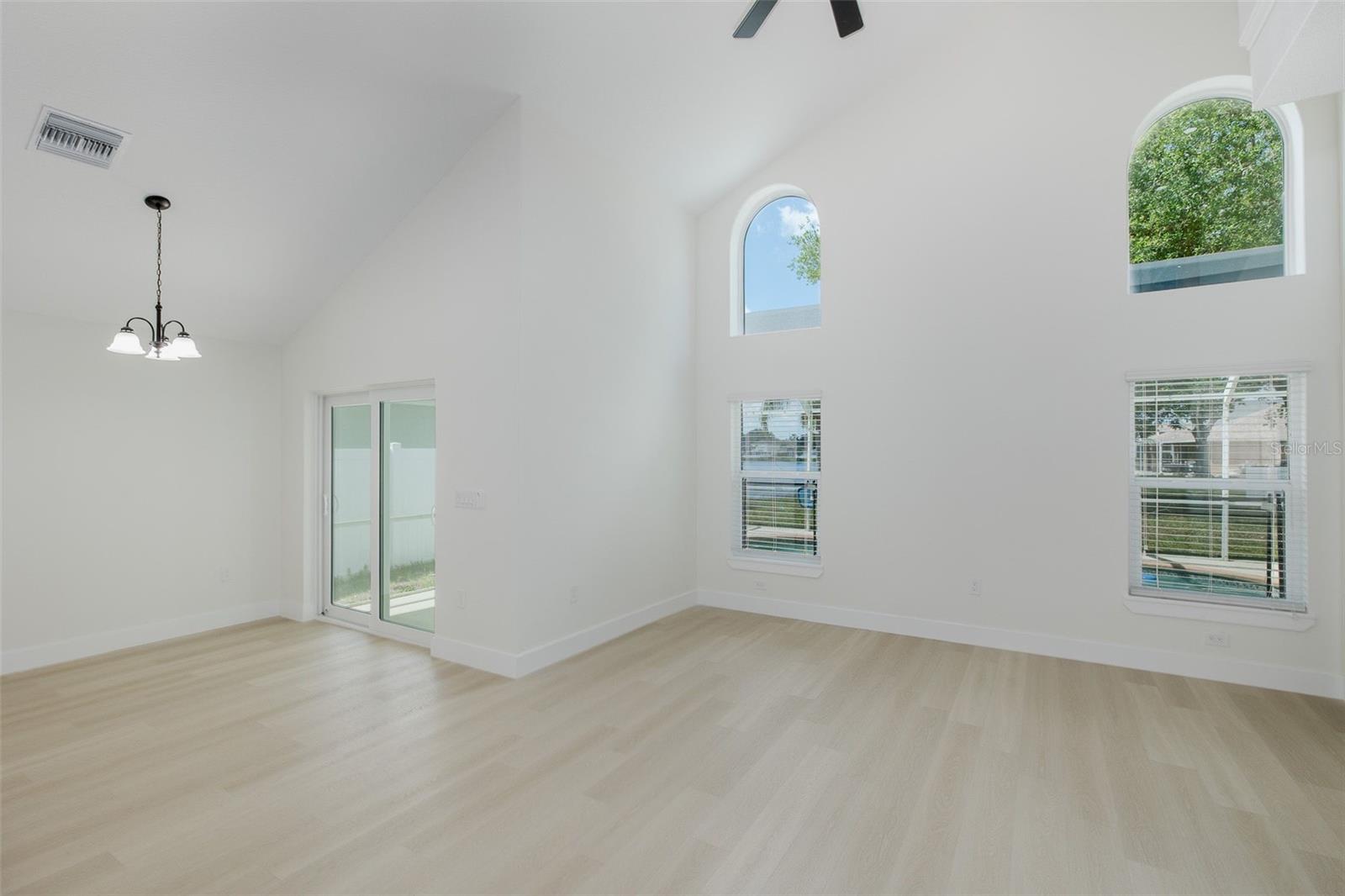 Listing photo id 10 for 2851 Butterfly Landing Drive