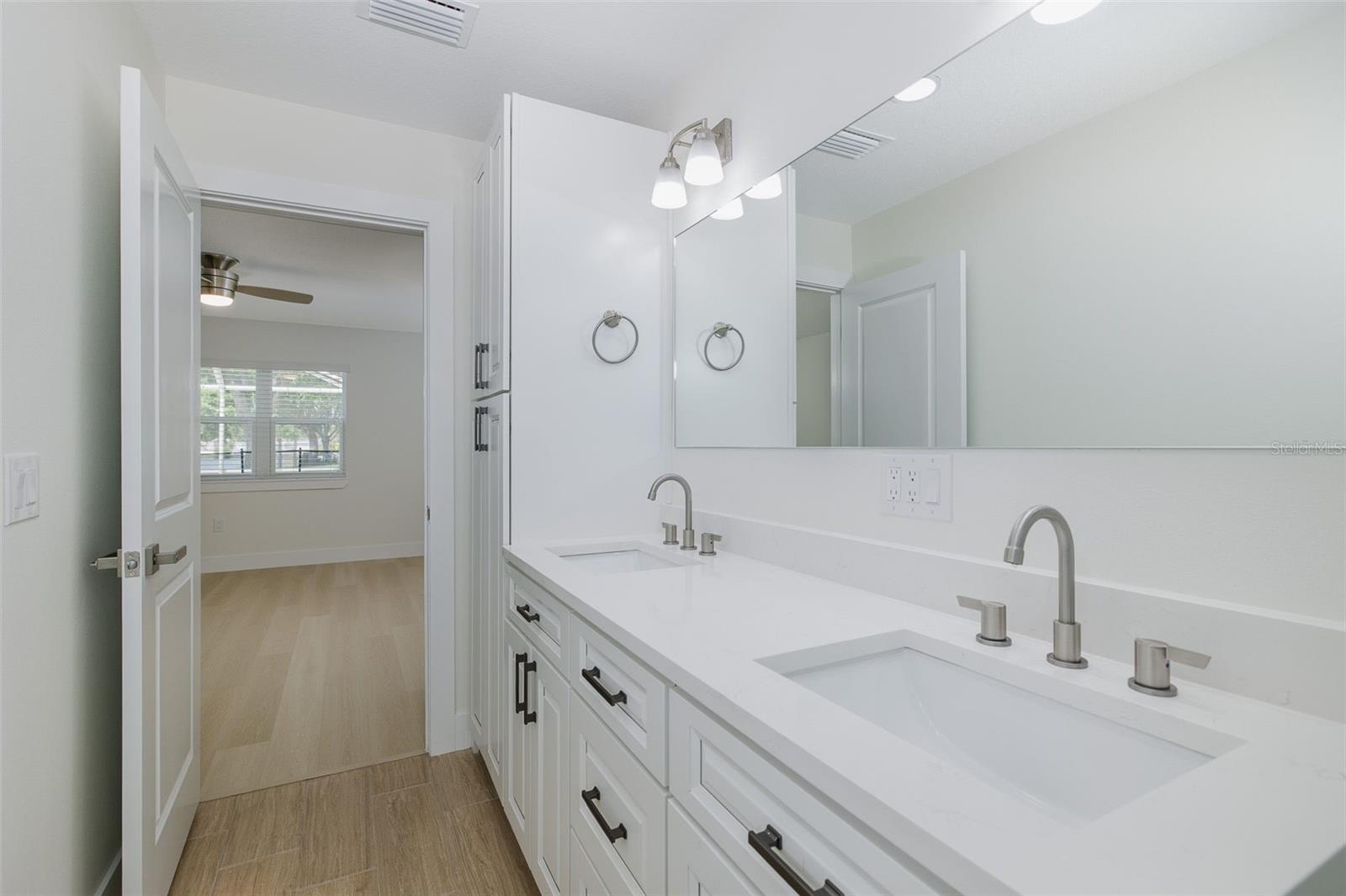 Listing photo id 17 for 2851 Butterfly Landing Drive