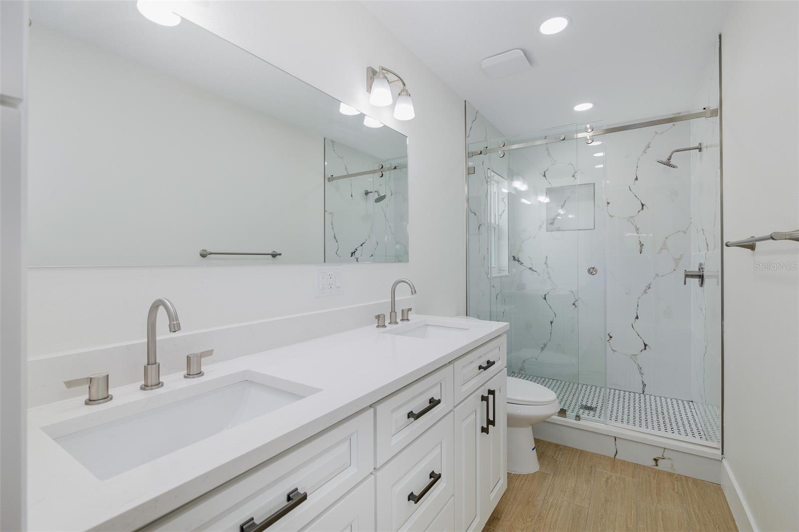 Listing photo id 18 for 2851 Butterfly Landing Drive