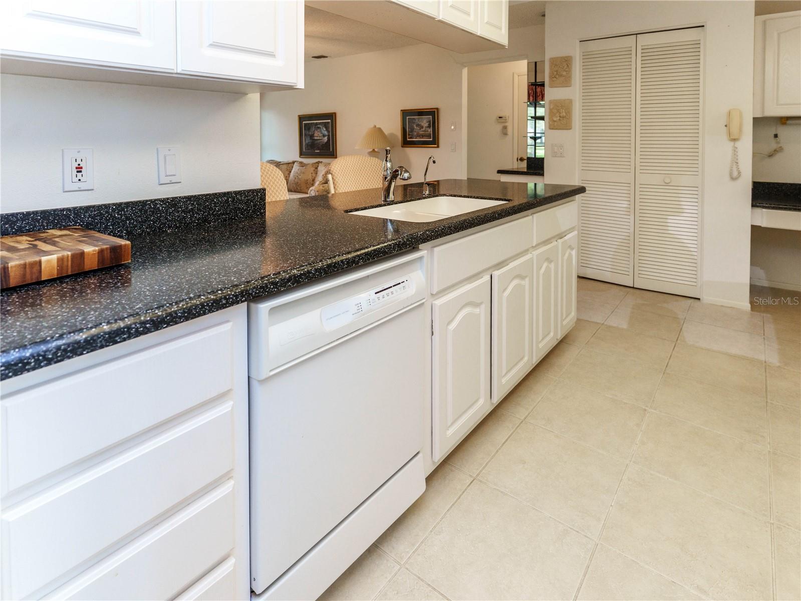 Image 12 of 29 For 8711 Gold Pine Dr