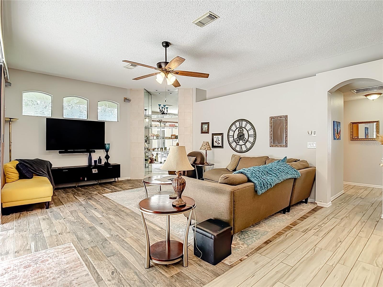 Image 23 of 70 For 2087 Breezy Way