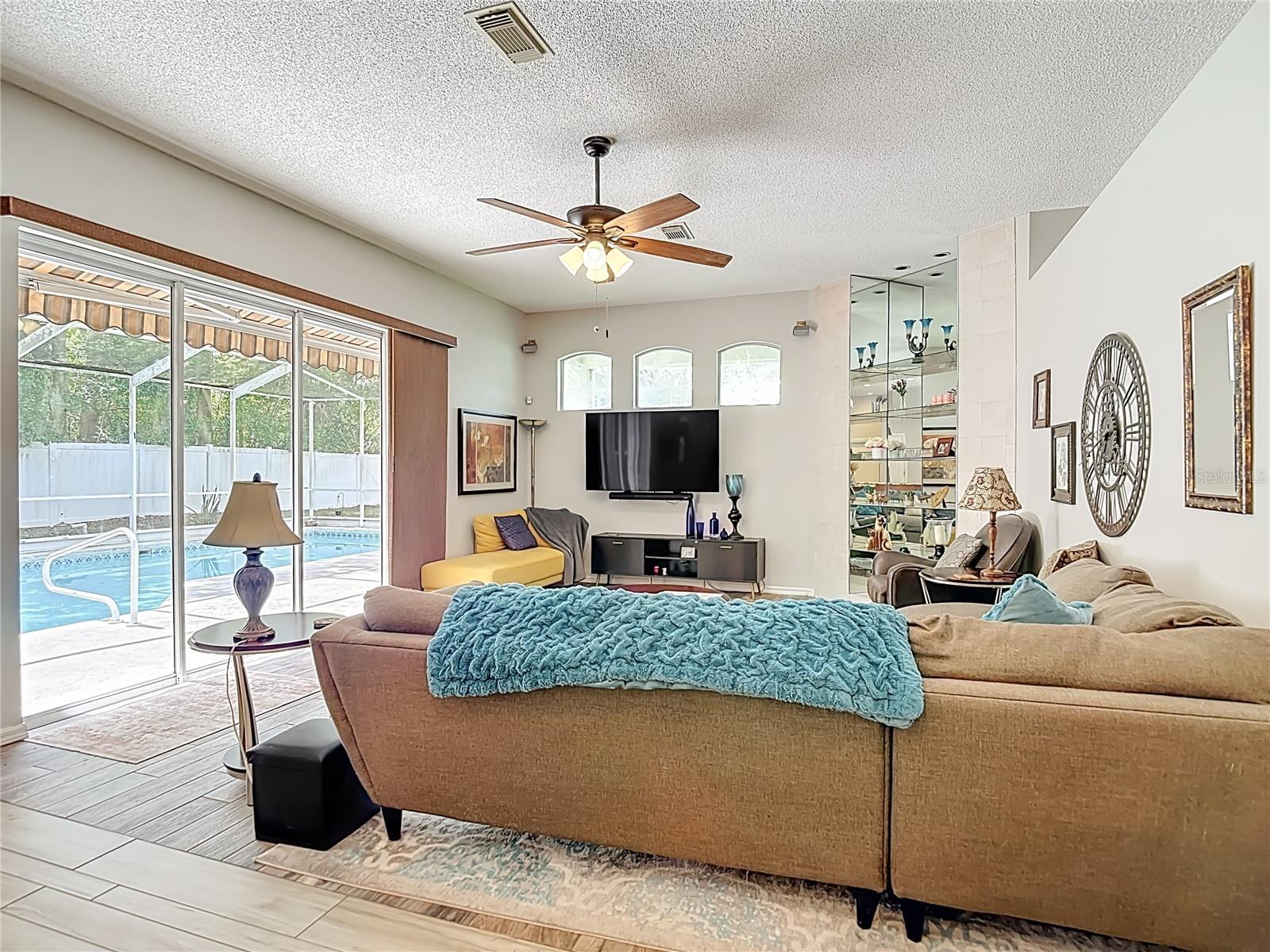 Image 25 of 70 For 2087 Breezy Way