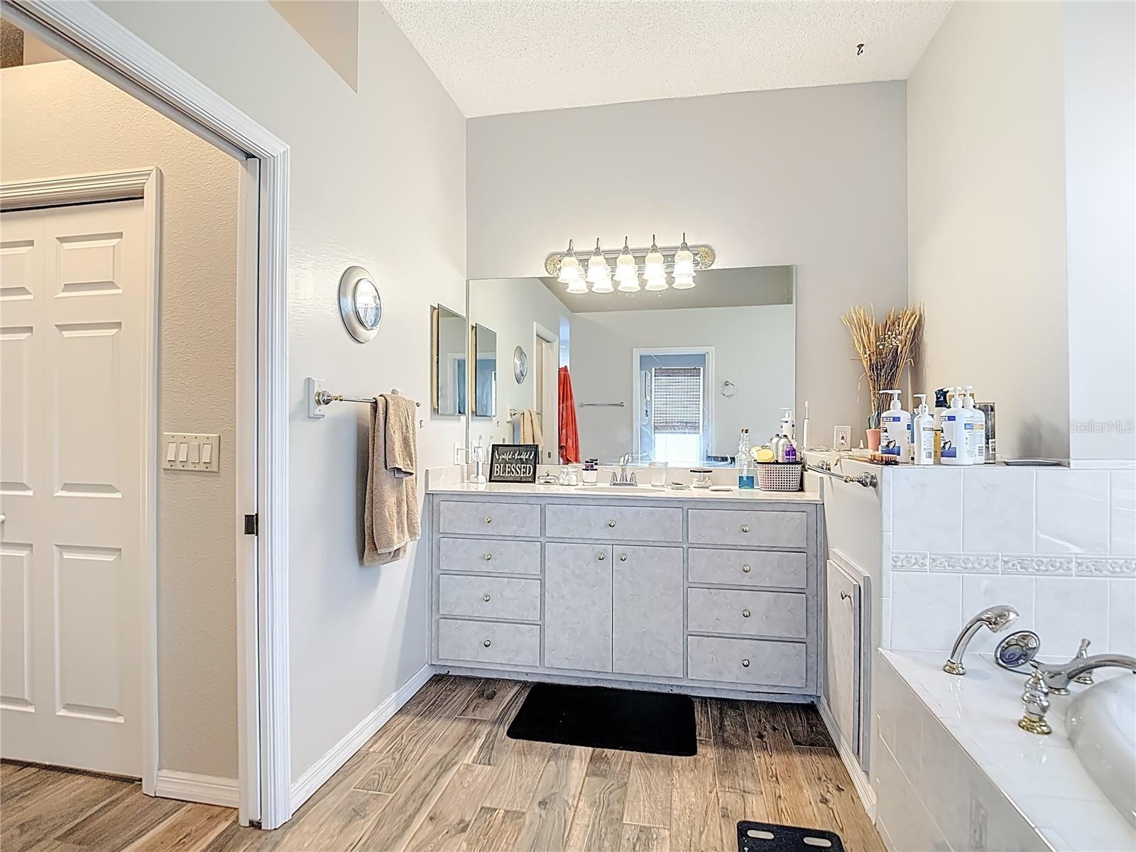 Image 47 of 70 For 2087 Breezy Way