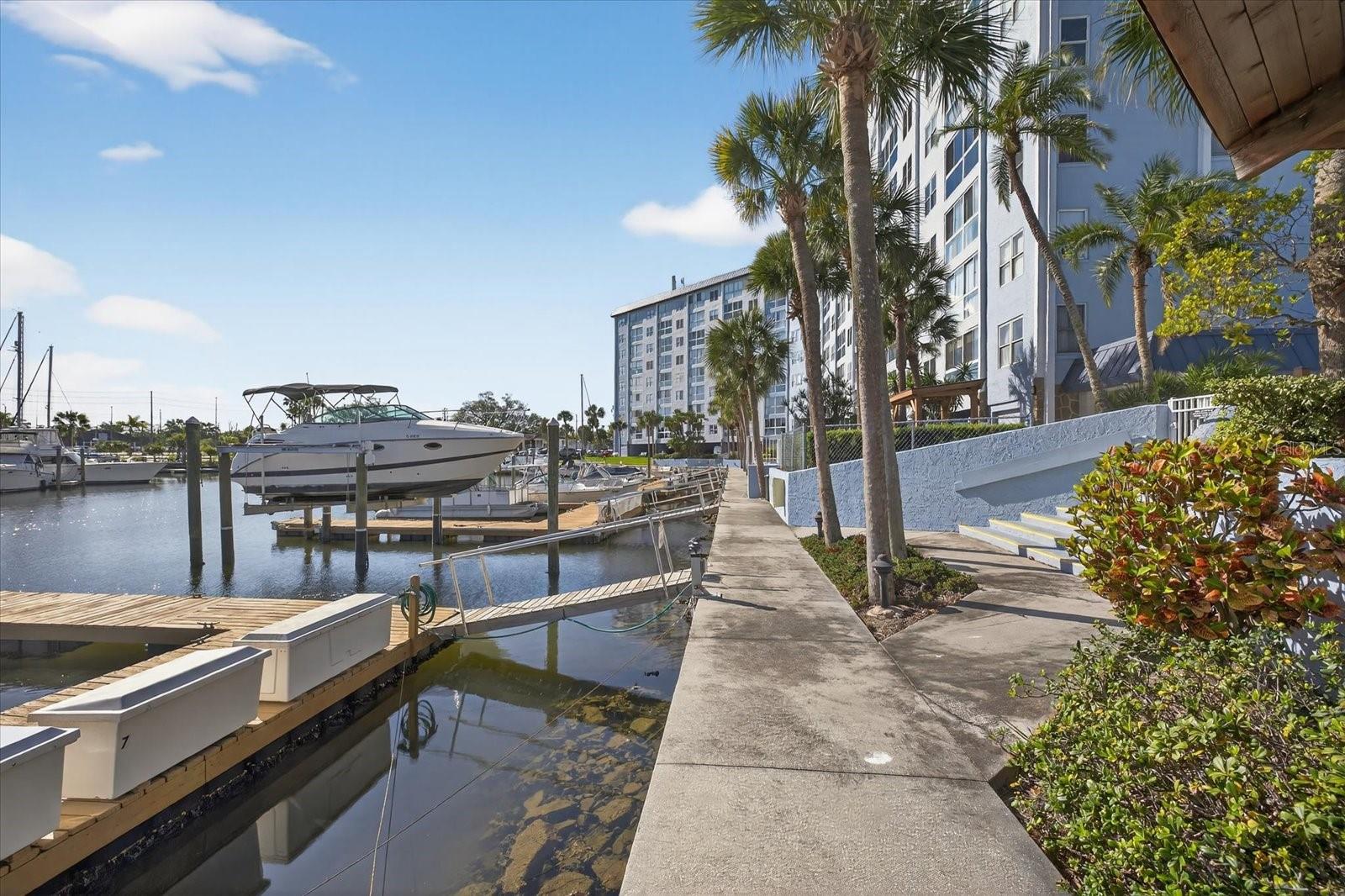 Image 33 of 44 For 4939 Floramar Terrace 710