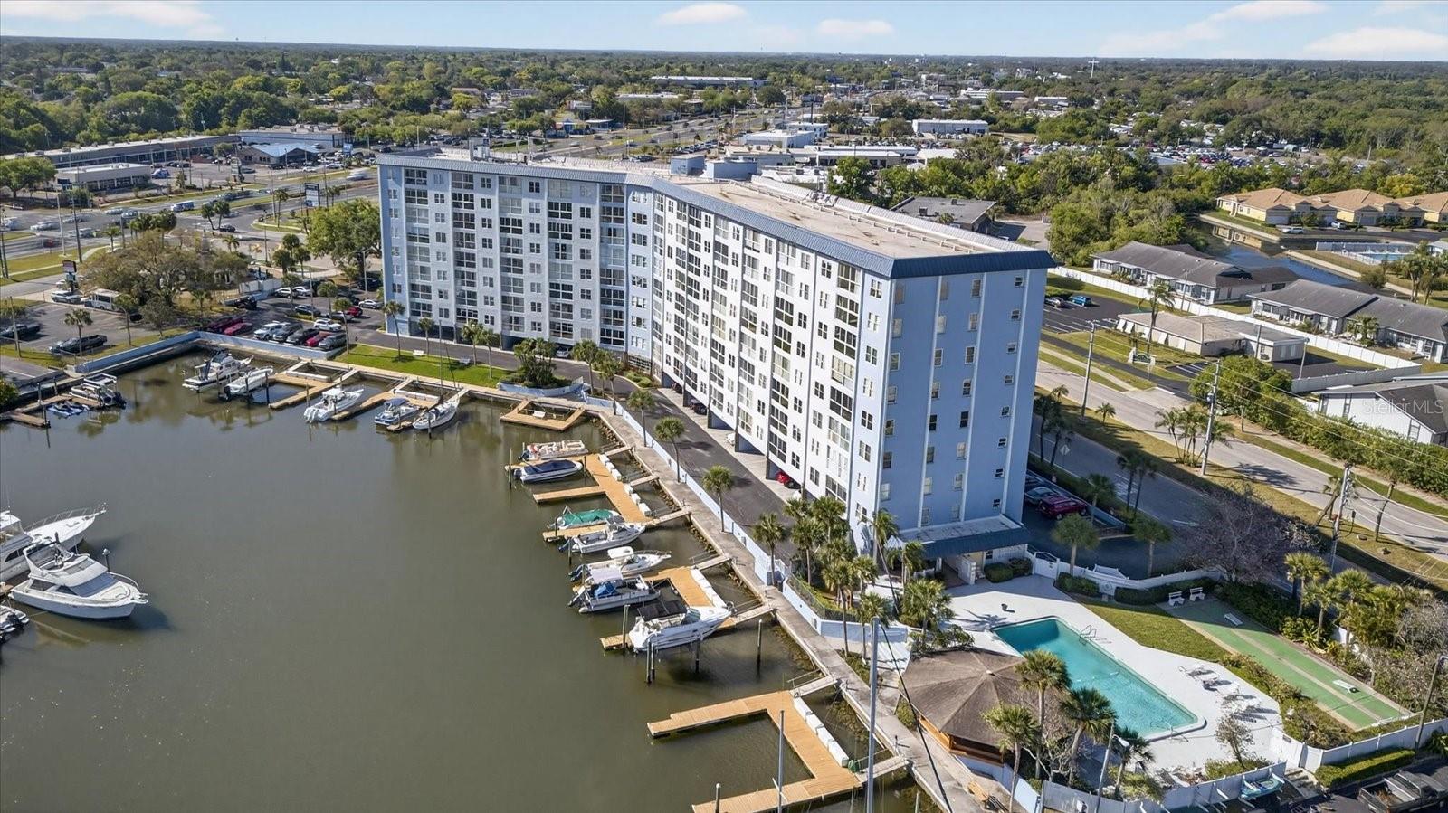 Image 37 of 44 For 4939 Floramar Terrace 710