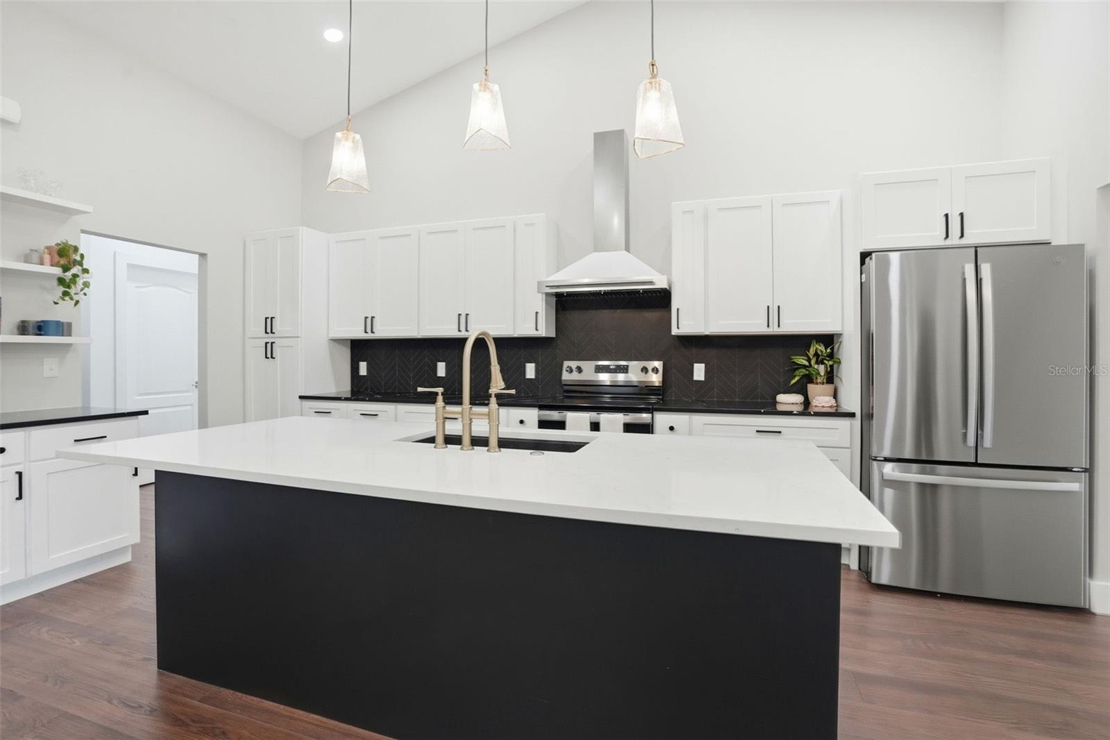 Image 14 of 70 For 34121 August Avenue