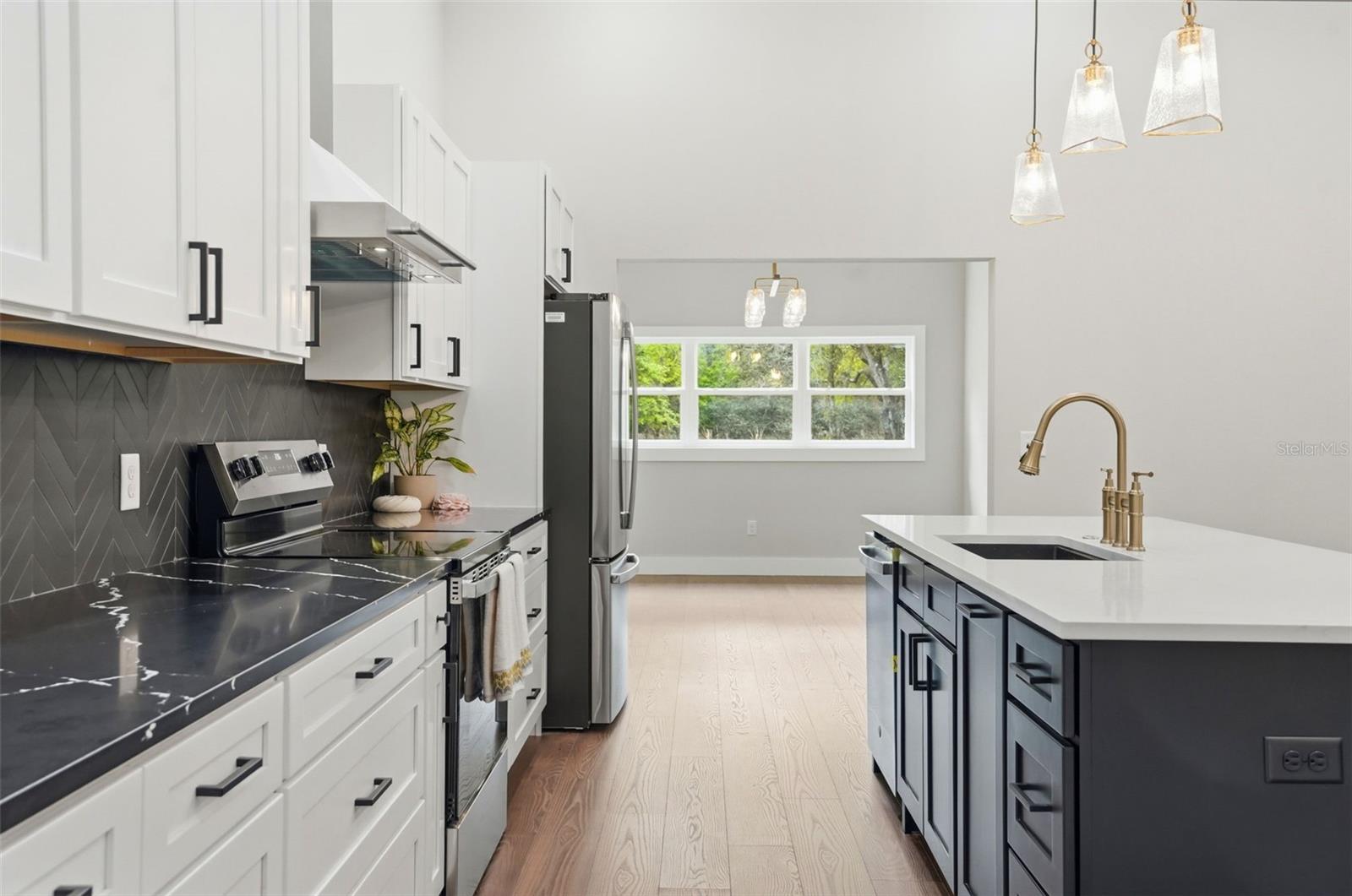 Image 19 of 70 For 34121 August Avenue