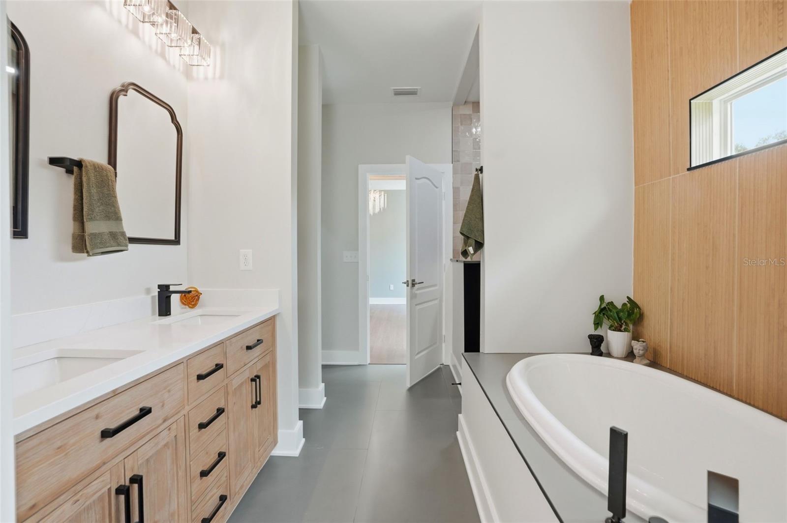 Image 31 of 70 For 34121 August Avenue