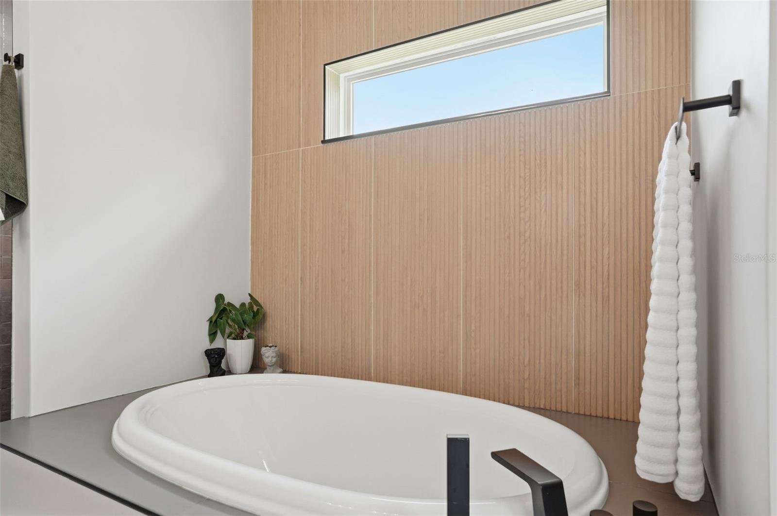 Image 37 of 70 For 34121 August Avenue