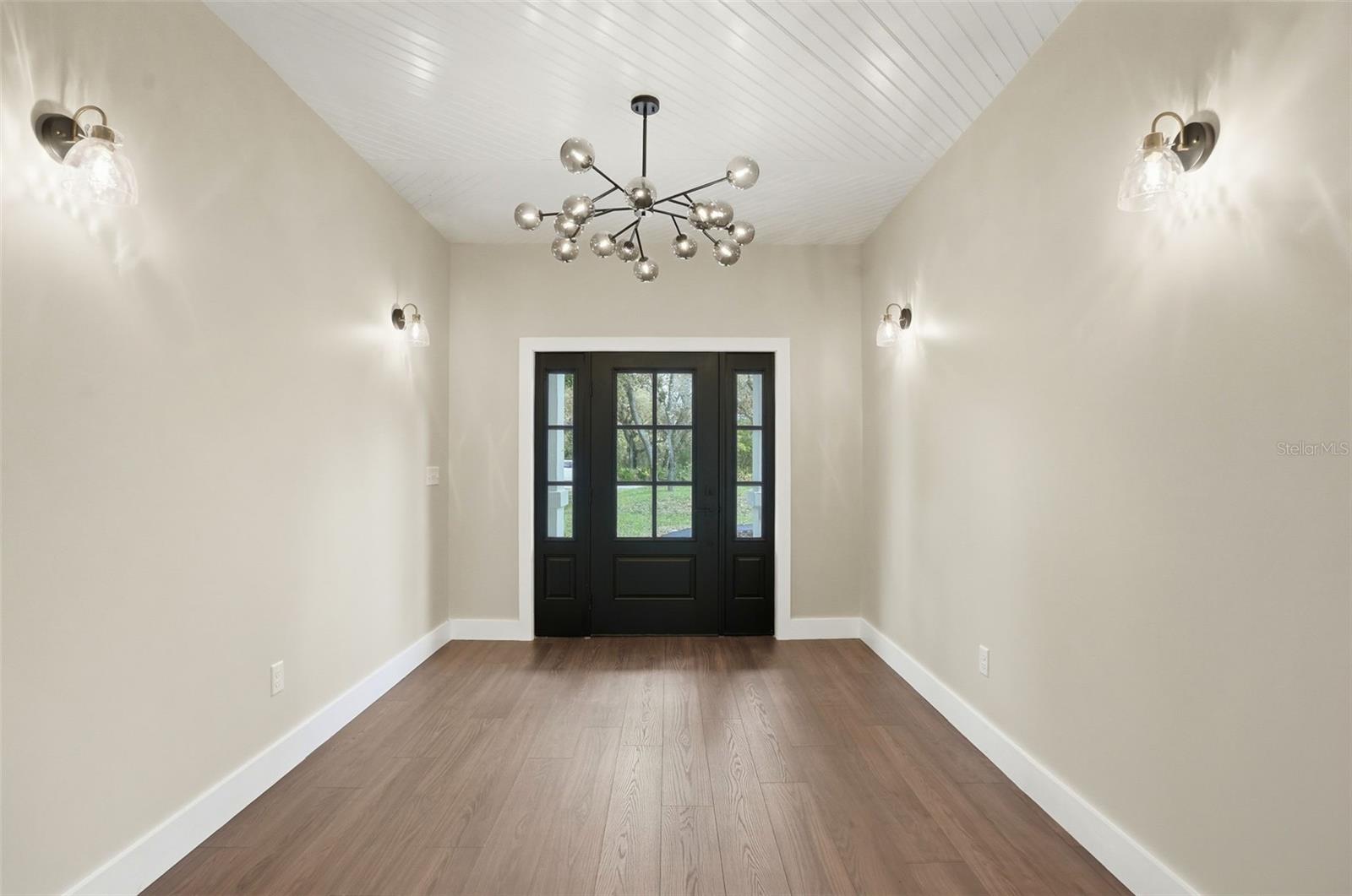 Image 6 of 70 For 34121 August Avenue