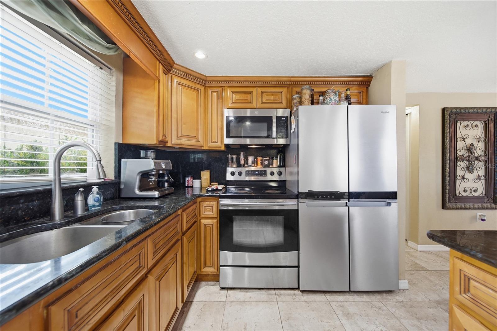 Listing photo id 9 for 7140 Rockwood Drive