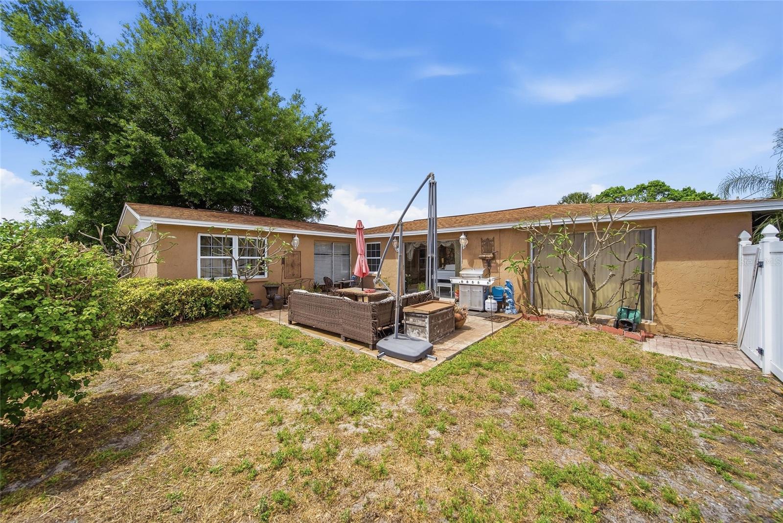 Listing photo id 23 for 7140 Rockwood Drive