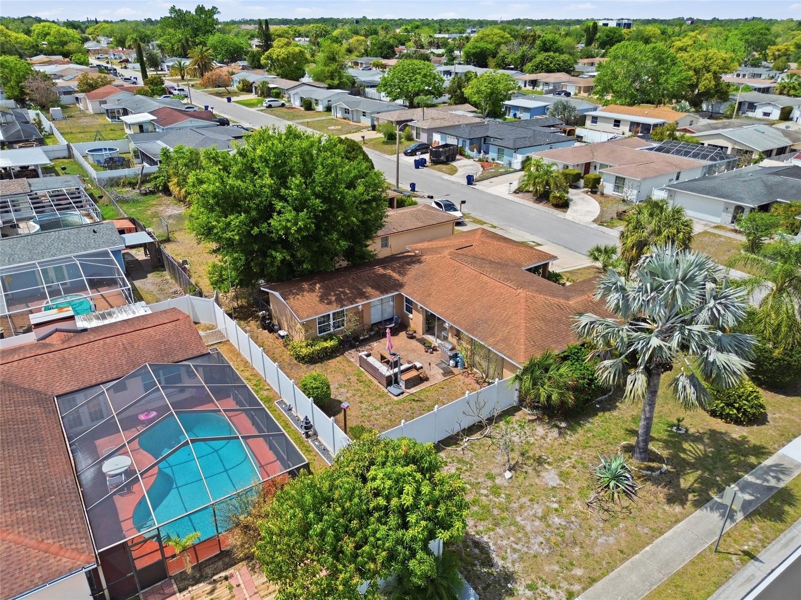 Listing photo id 29 for 7140 Rockwood Drive