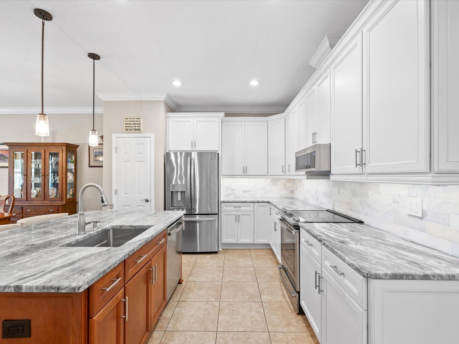 Image 10 of 83 For 2126 Parrot Fish Drive