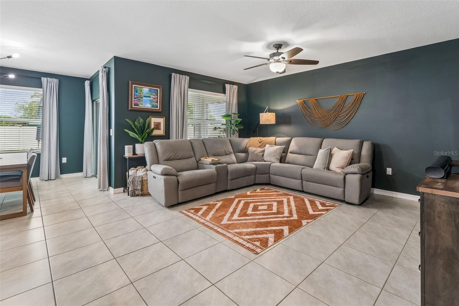 Image 4 of 41 For 3012 Pink Peacock Lane