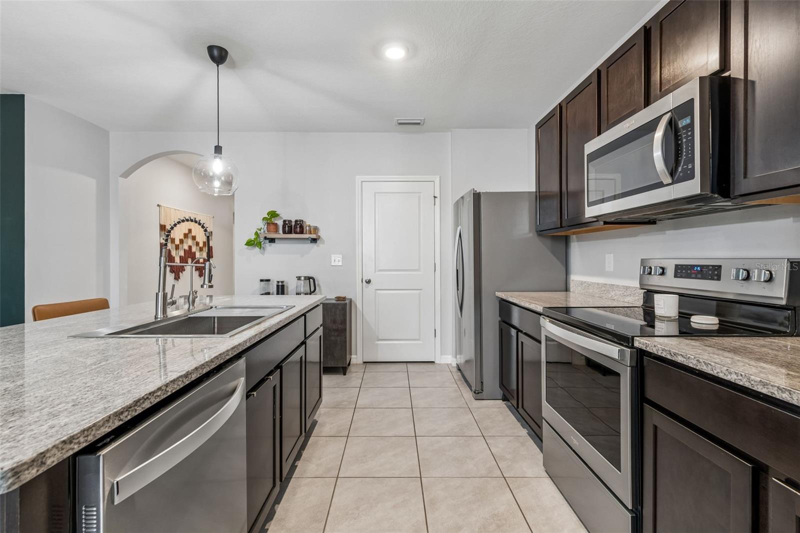 Image 9 of 41 For 3012 Pink Peacock Lane