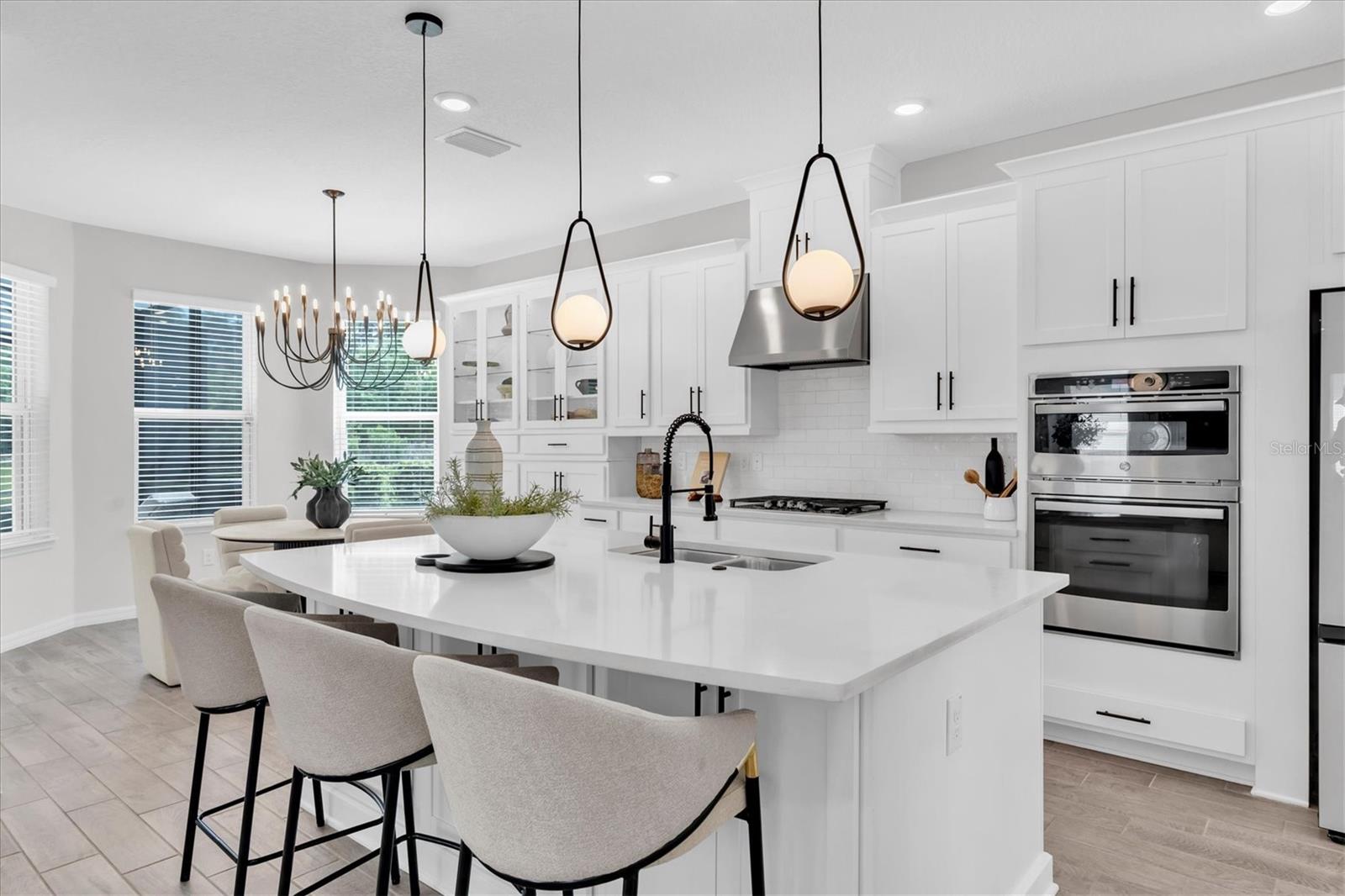 Listing photo id 2 for 2832 Lilla Trail