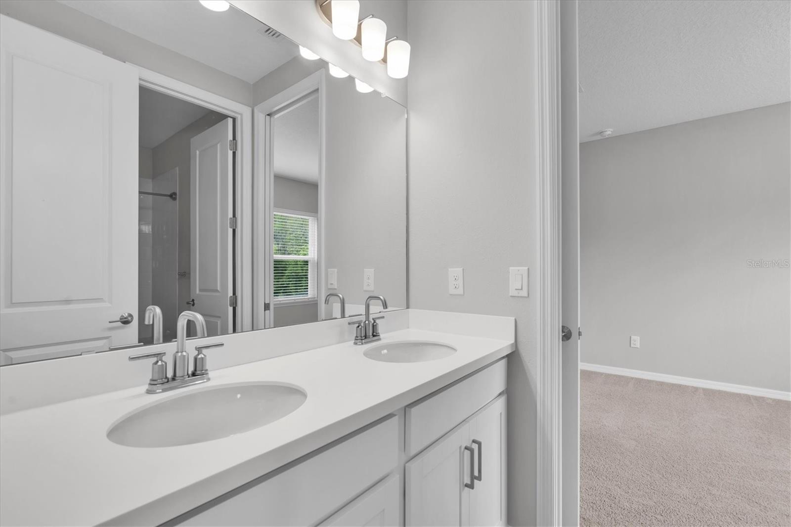 Listing photo id 38 for 2832 Lilla Trail