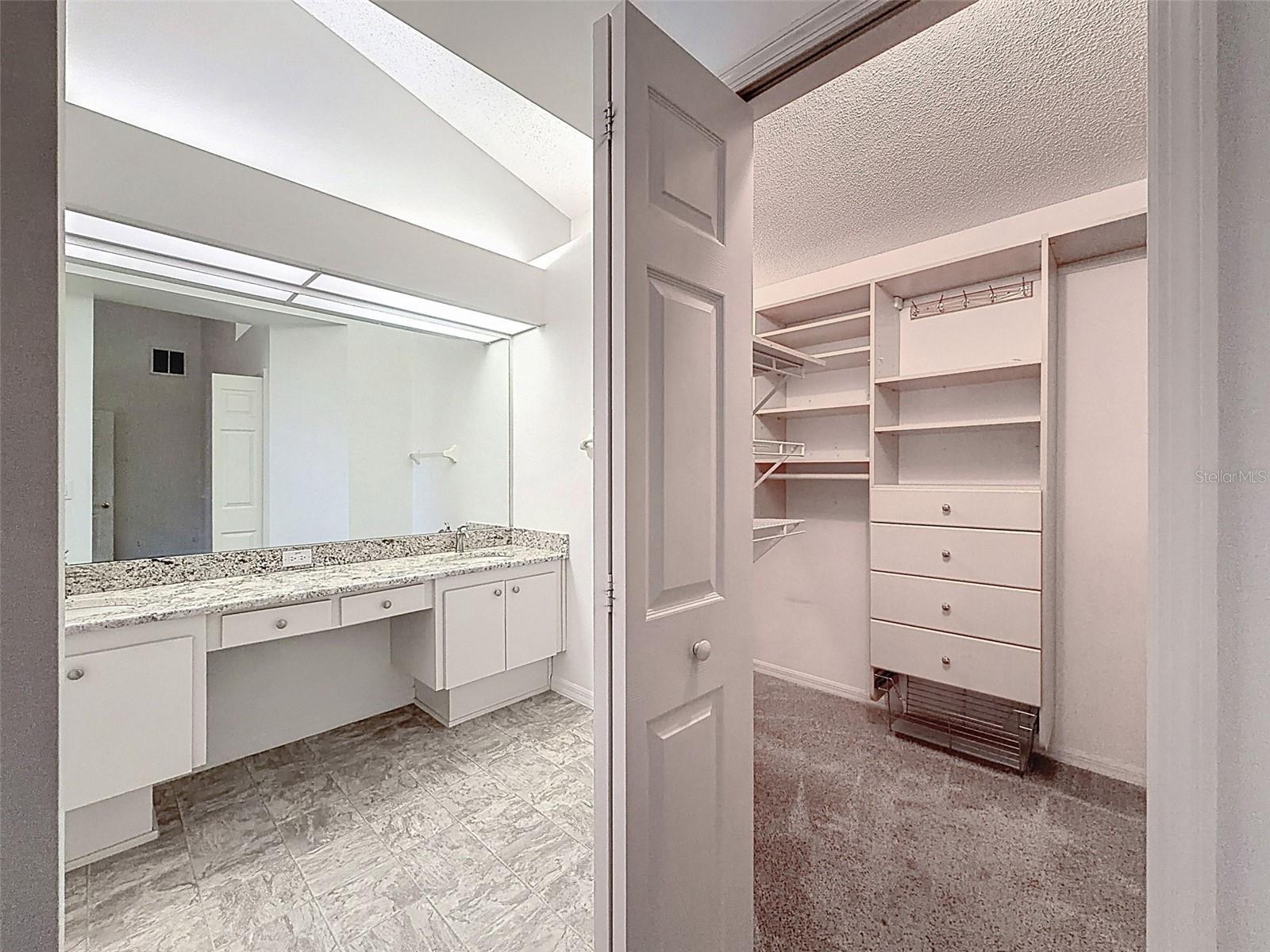 Image 21 of 39 For 13646 Schlee Court