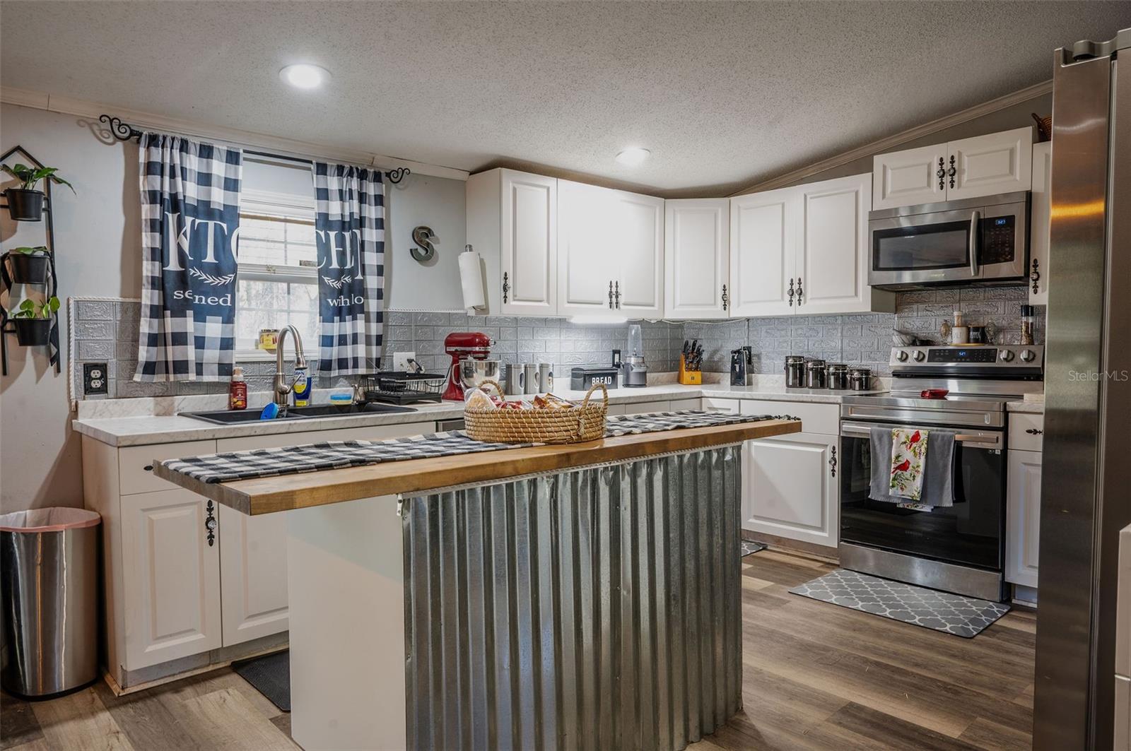 Image 14 of 38 For 7296 170th Street