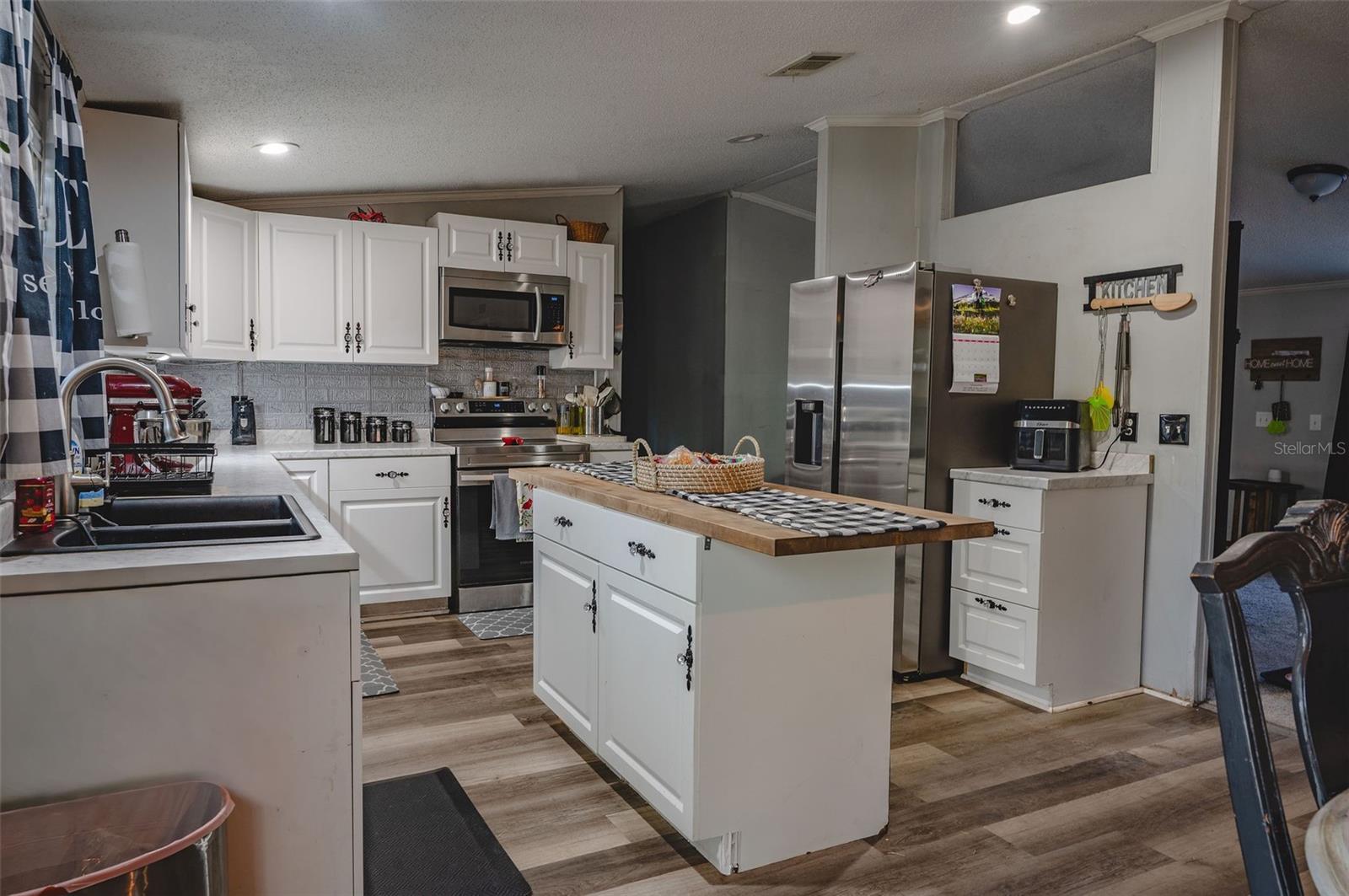 Image 3 of 38 For 7296 170th Street