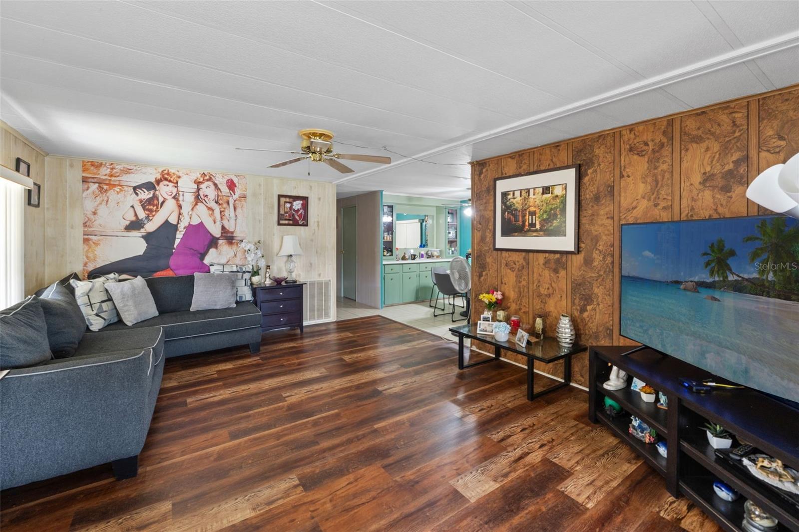 Image 12 of 23 For 8427 Highpoint Boulevard