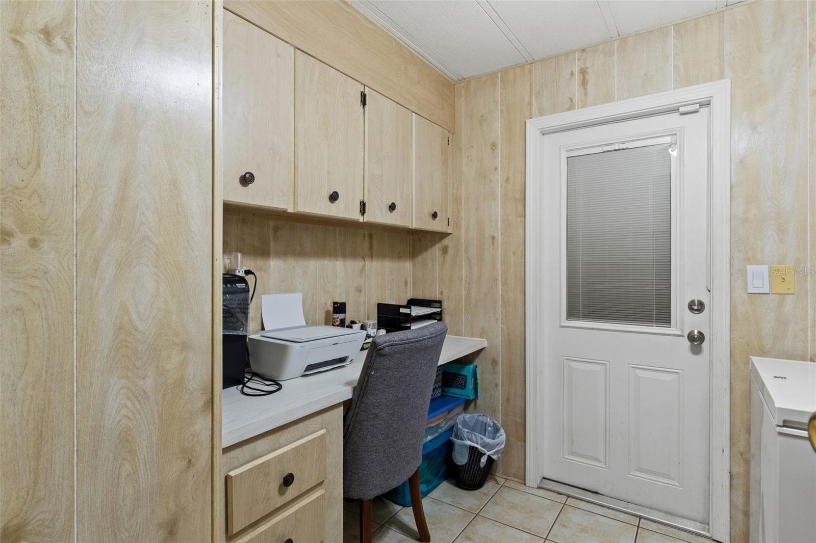 Image 18 of 23 For 8427 Highpoint Boulevard