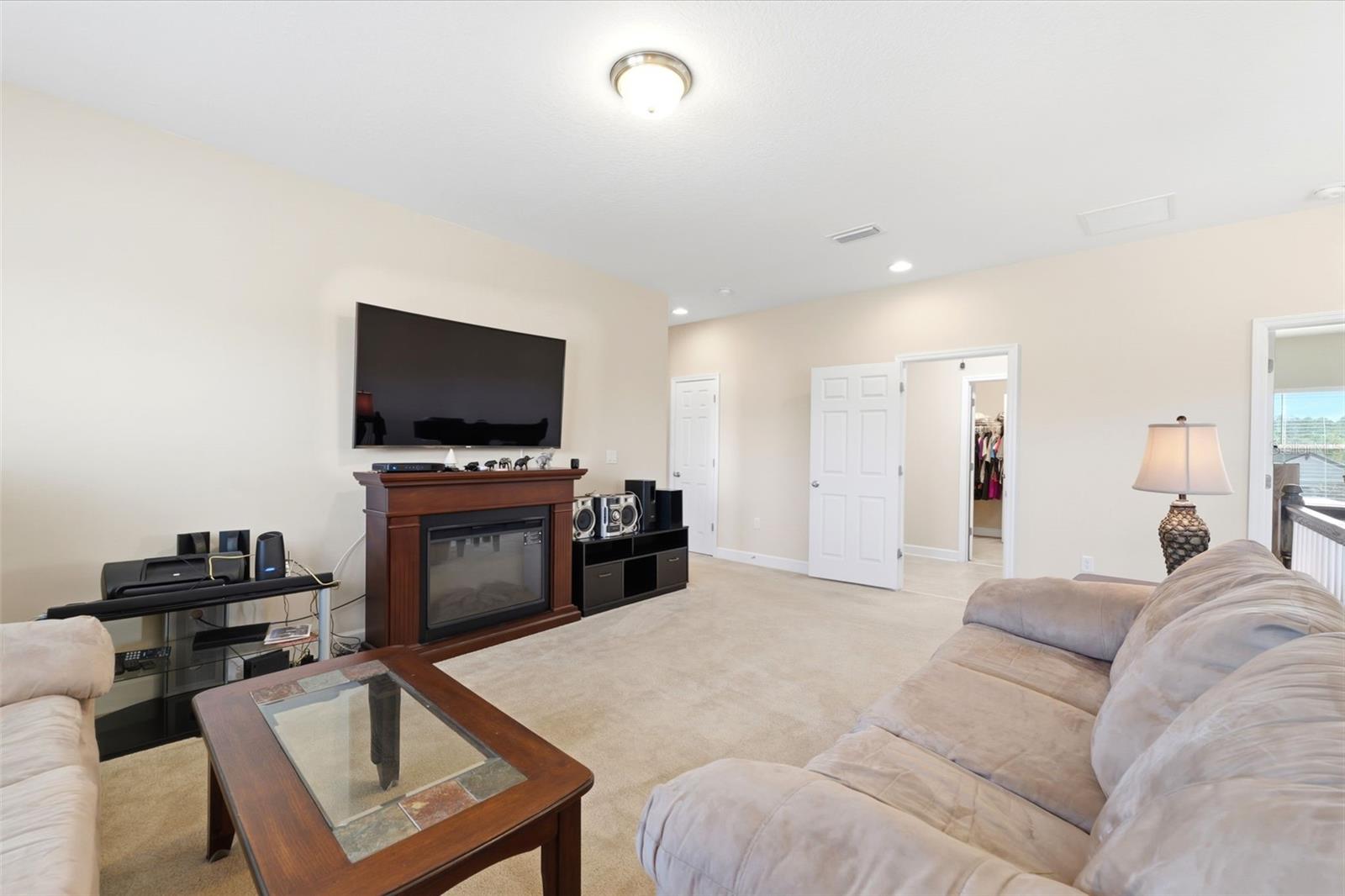 Image 20 of 75 For 4924 Butler National Drive