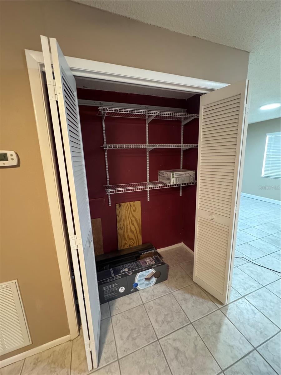 Image 16 of 31 For 511 Longfellow Court B