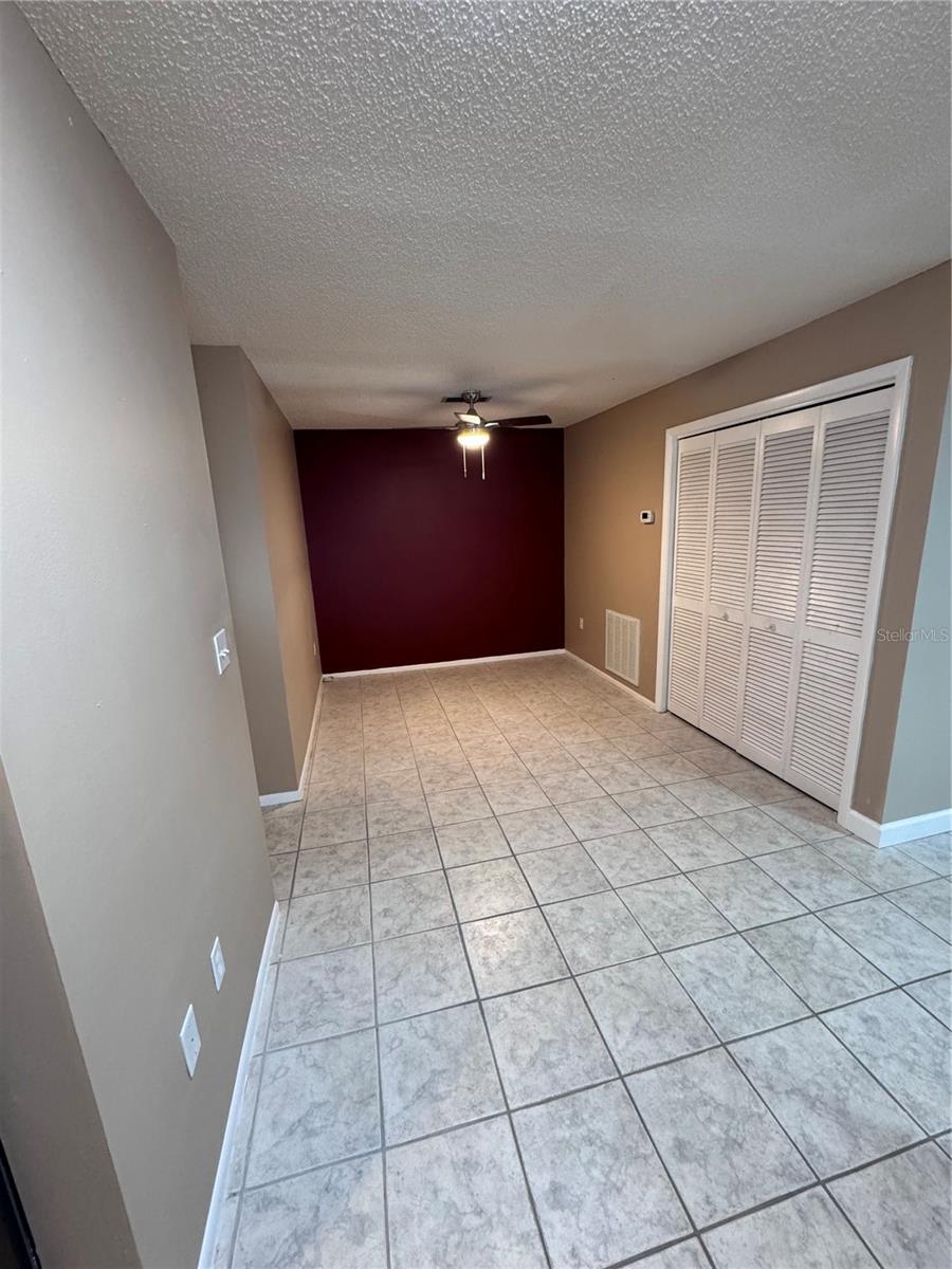 Image 18 of 31 For 511 Longfellow Court B