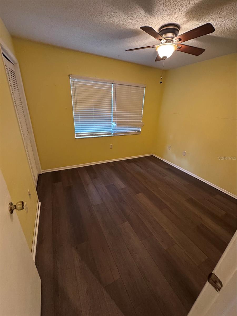 Image 20 of 31 For 511 Longfellow Court B