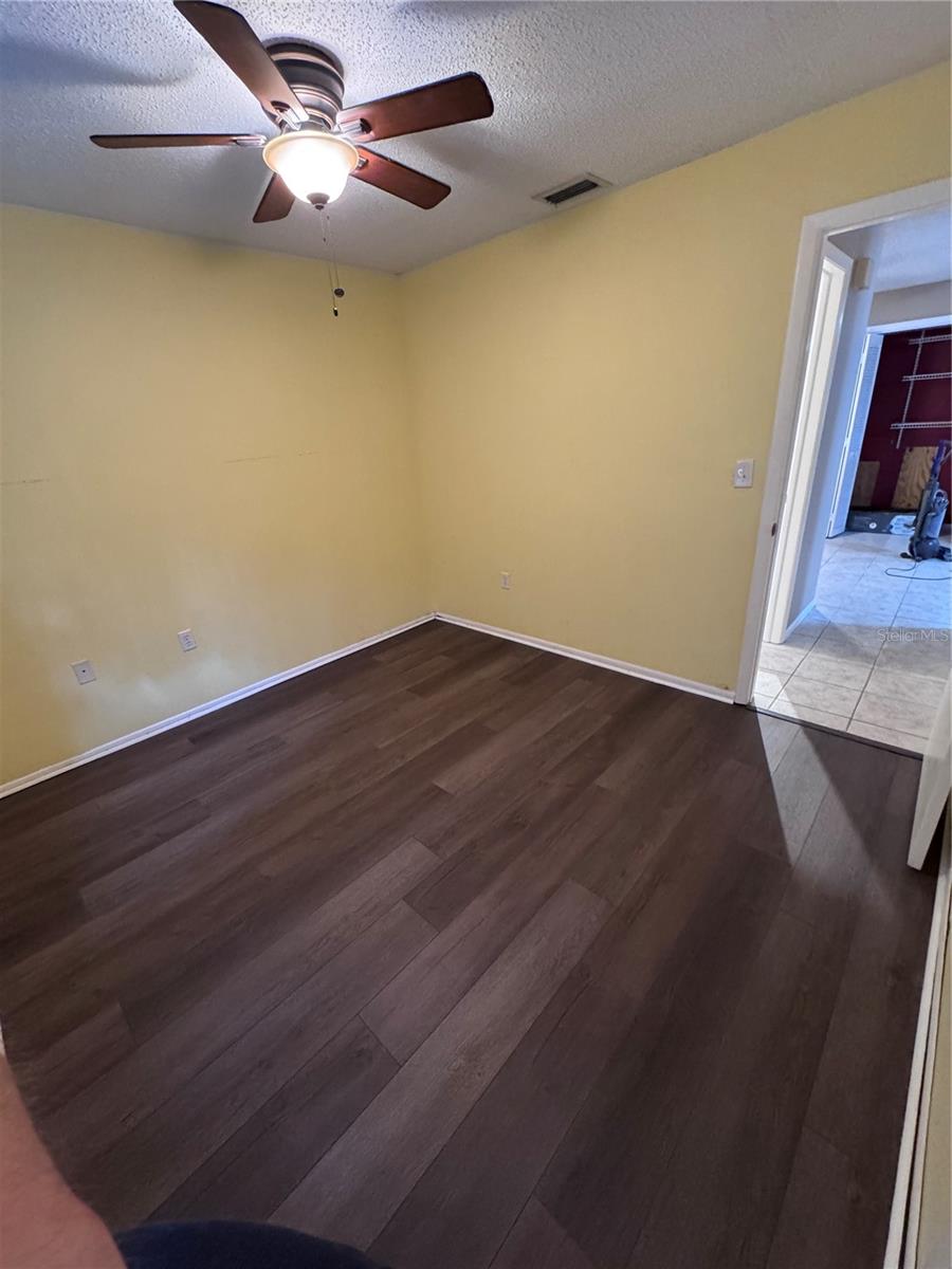 Image 21 of 31 For 511 Longfellow Court B