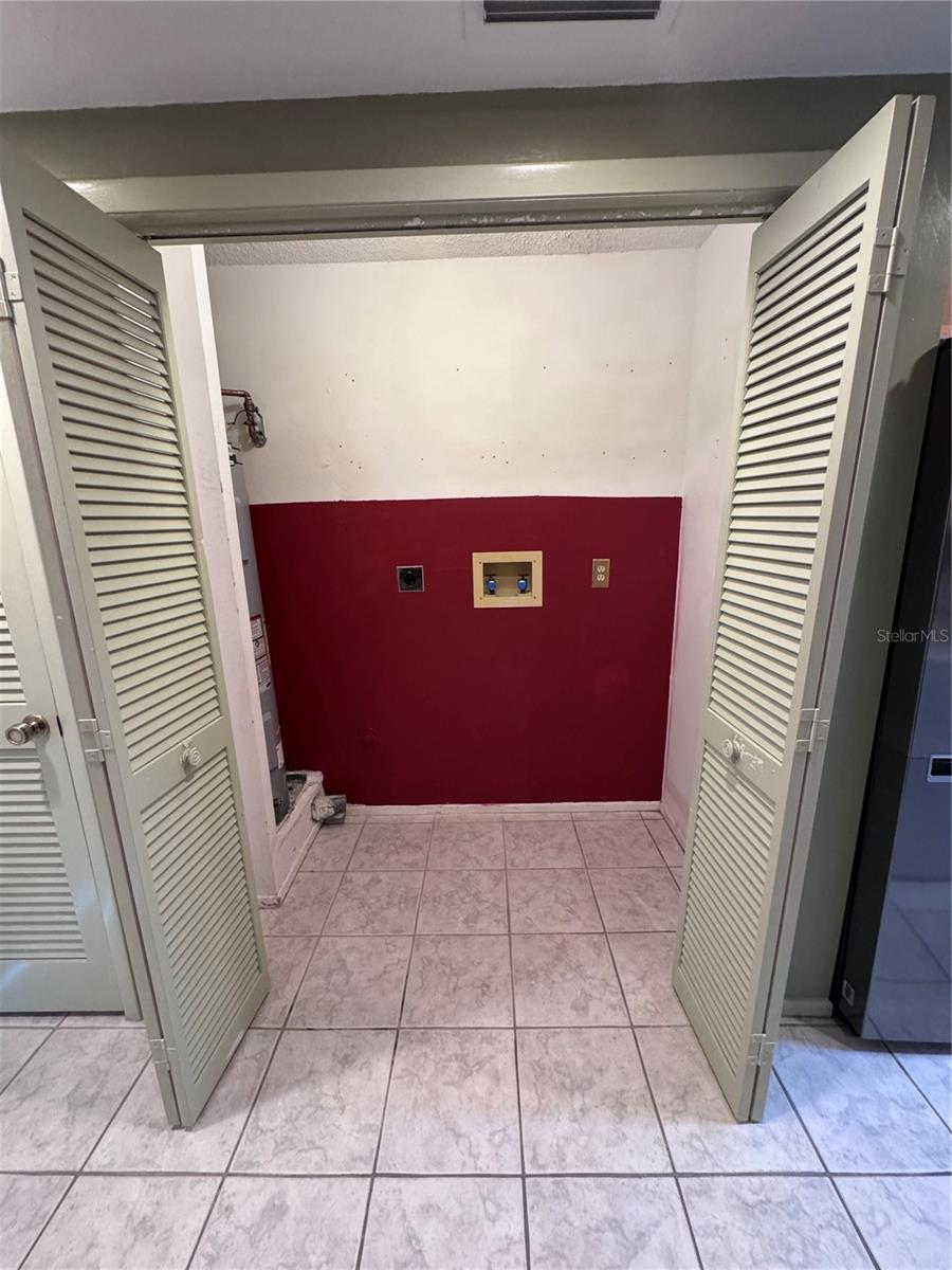 Image 22 of 31 For 511 Longfellow Court B