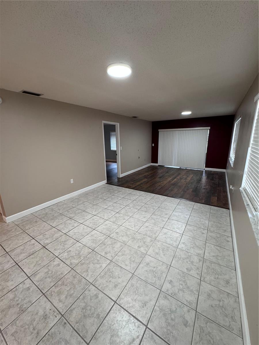 Image 3 of 31 For 511 Longfellow Court B