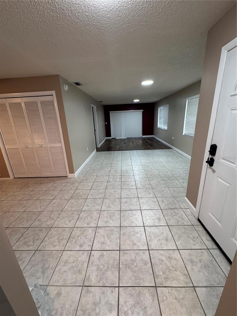 Image 5 of 31 For 511 Longfellow Court B