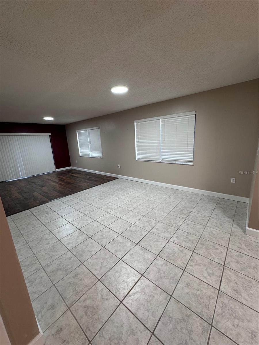 Image 7 of 31 For 511 Longfellow Court B