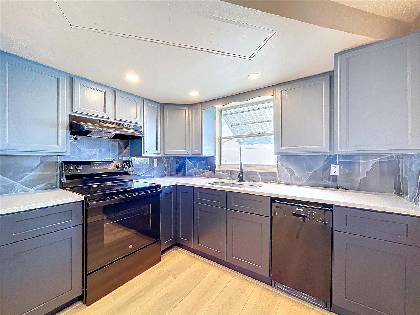 Image 14 of 44 For 3421 Supreme Drive