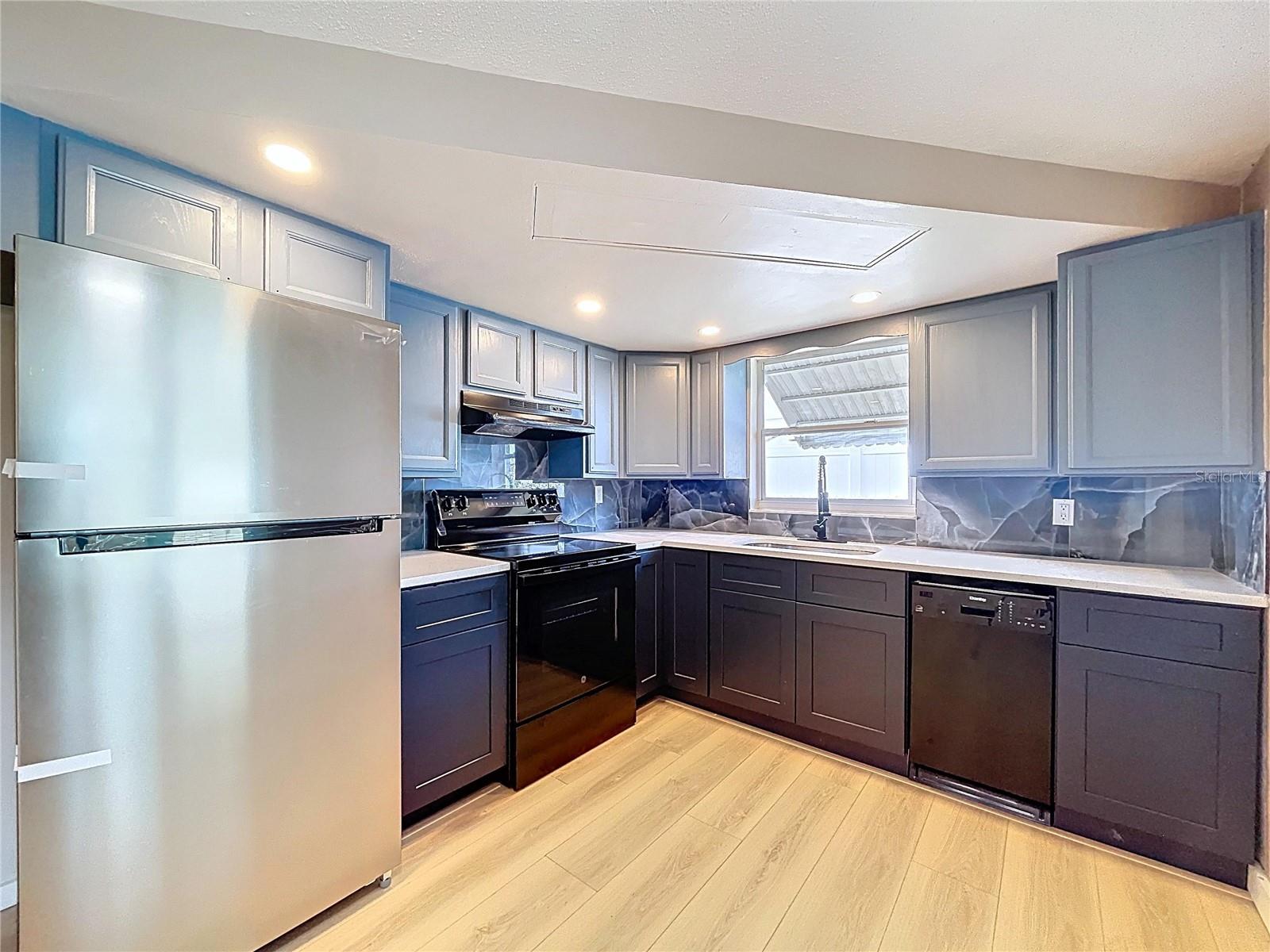 Image 15 of 44 For 3421 Supreme Drive